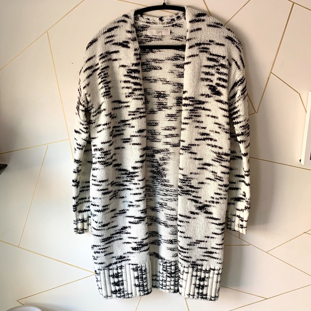 Loft Long White/Black Sweater